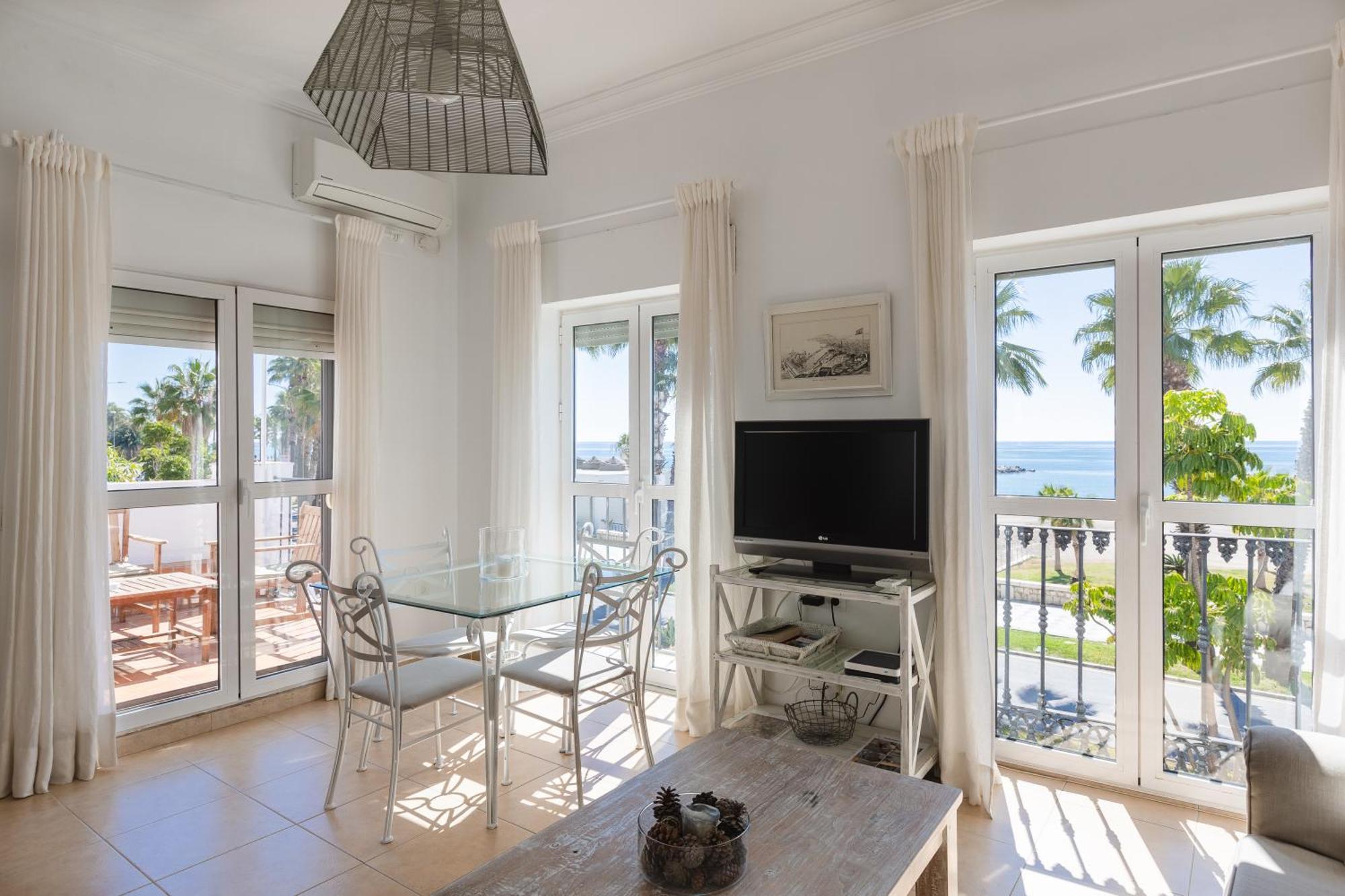Apartamento Con Encanto En Primera Linea De Playa Málaga Esterno foto