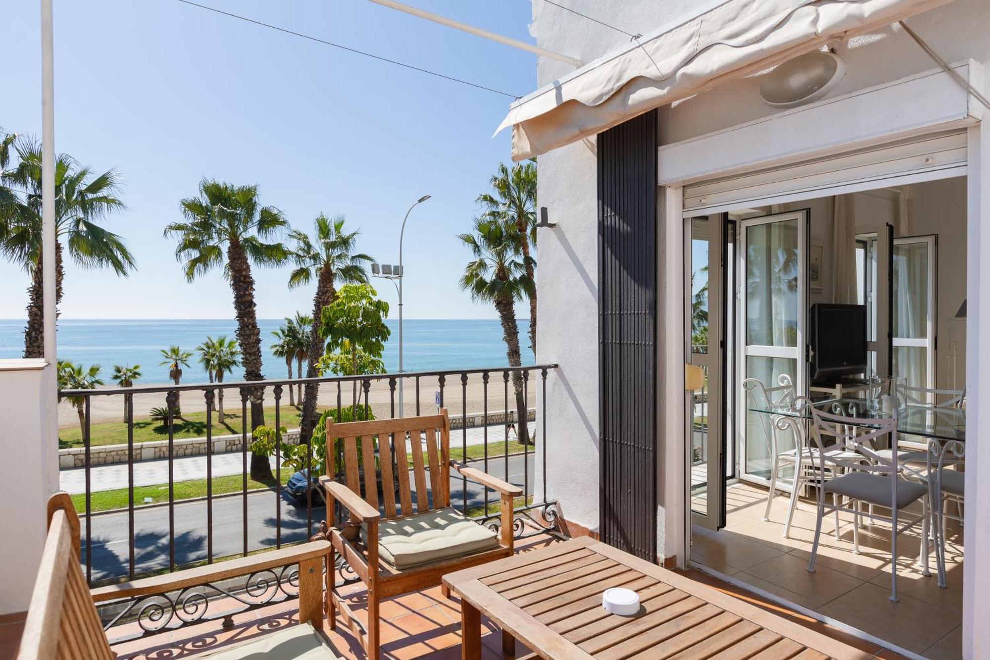 Apartamento Con Encanto En Primera Linea De Playa Málaga Esterno foto
